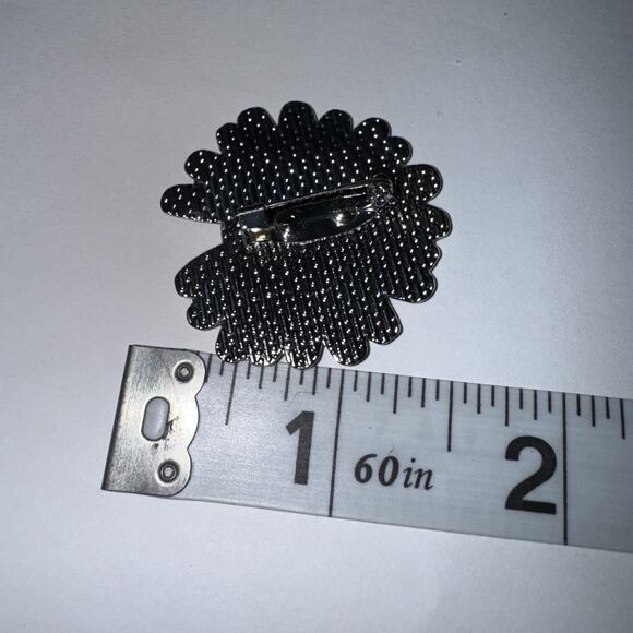 Large Daisy With Lightening Straight Pin Brooch - Picture 2 of 2